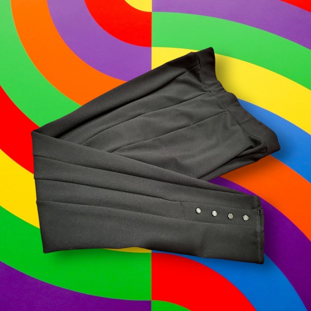 Intro love the fit, XL, black, stretch, decorative snaps on the bottom, sleemeri